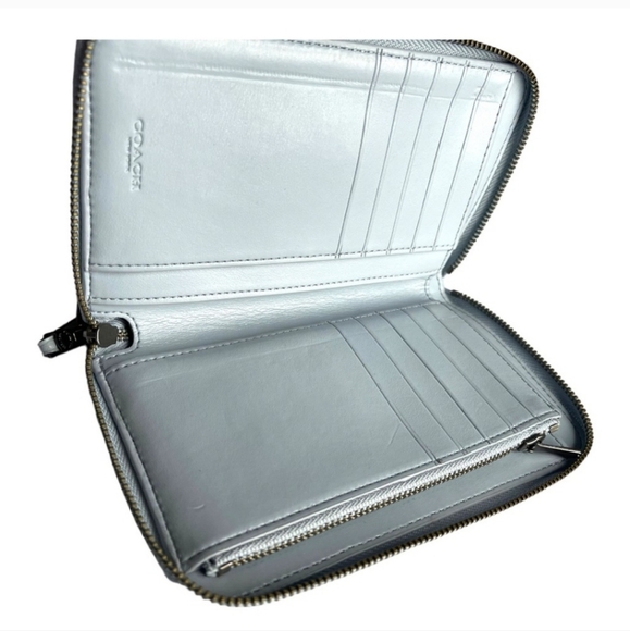 EUC-COACH Light Blue Gray Pebbled Leather Zip Around Wallet w/ Pearl Accents - Picture 9 of 13